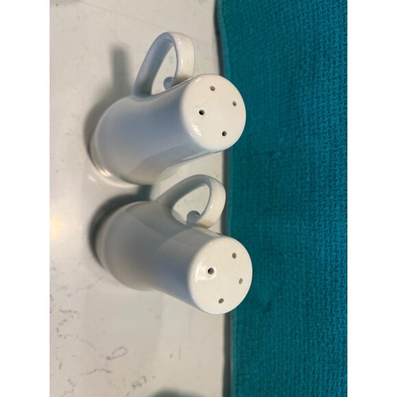 Mid-Century Modern Ceramic Salt&Pepper Handled Shakers Blue Daisies - Picture 3 of 5